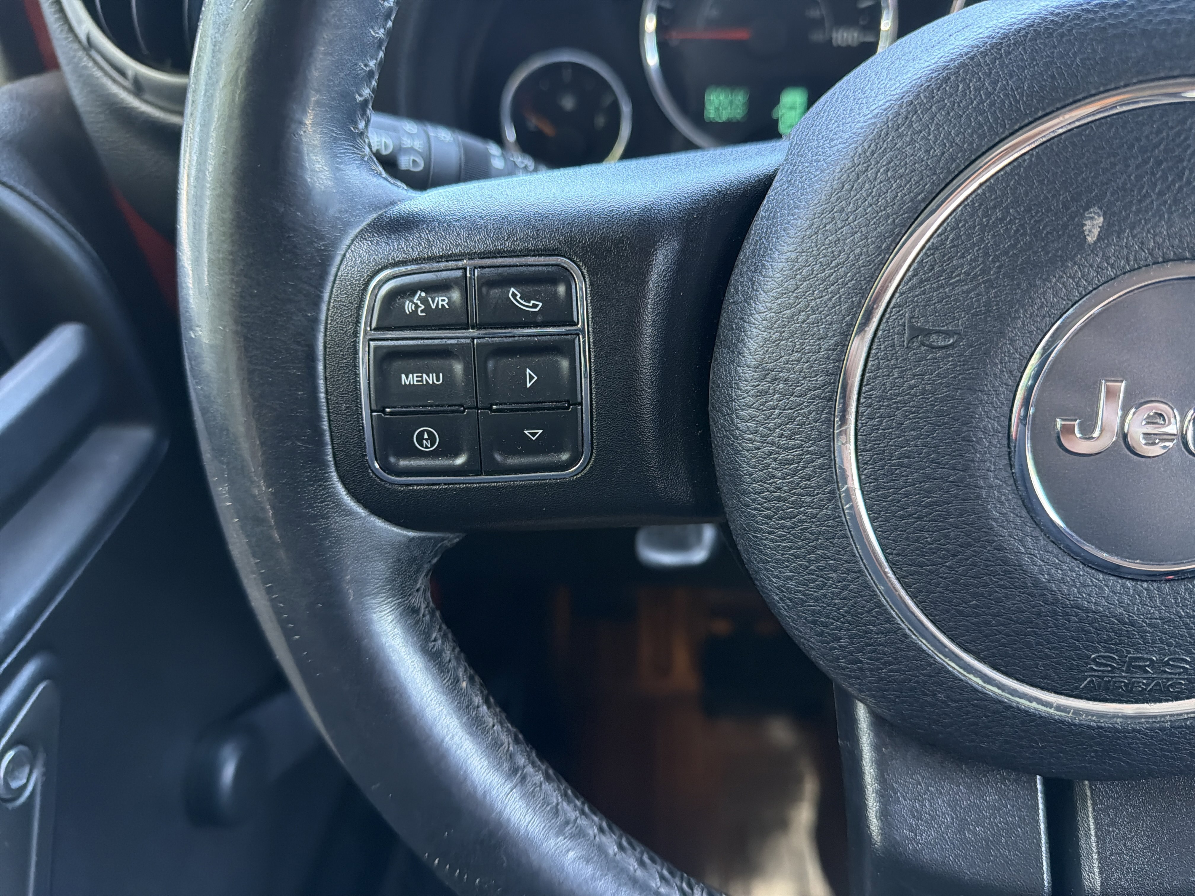 Used 2015 Jeep Wrangler Sport w/ Connectivity Group AWD/4WD image 19