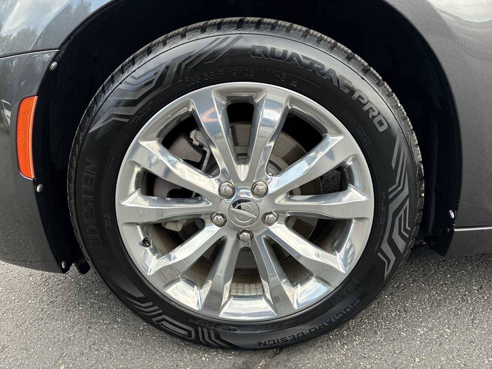 Used 2017 Chrysler 300 Limited AWD/4WD image 17