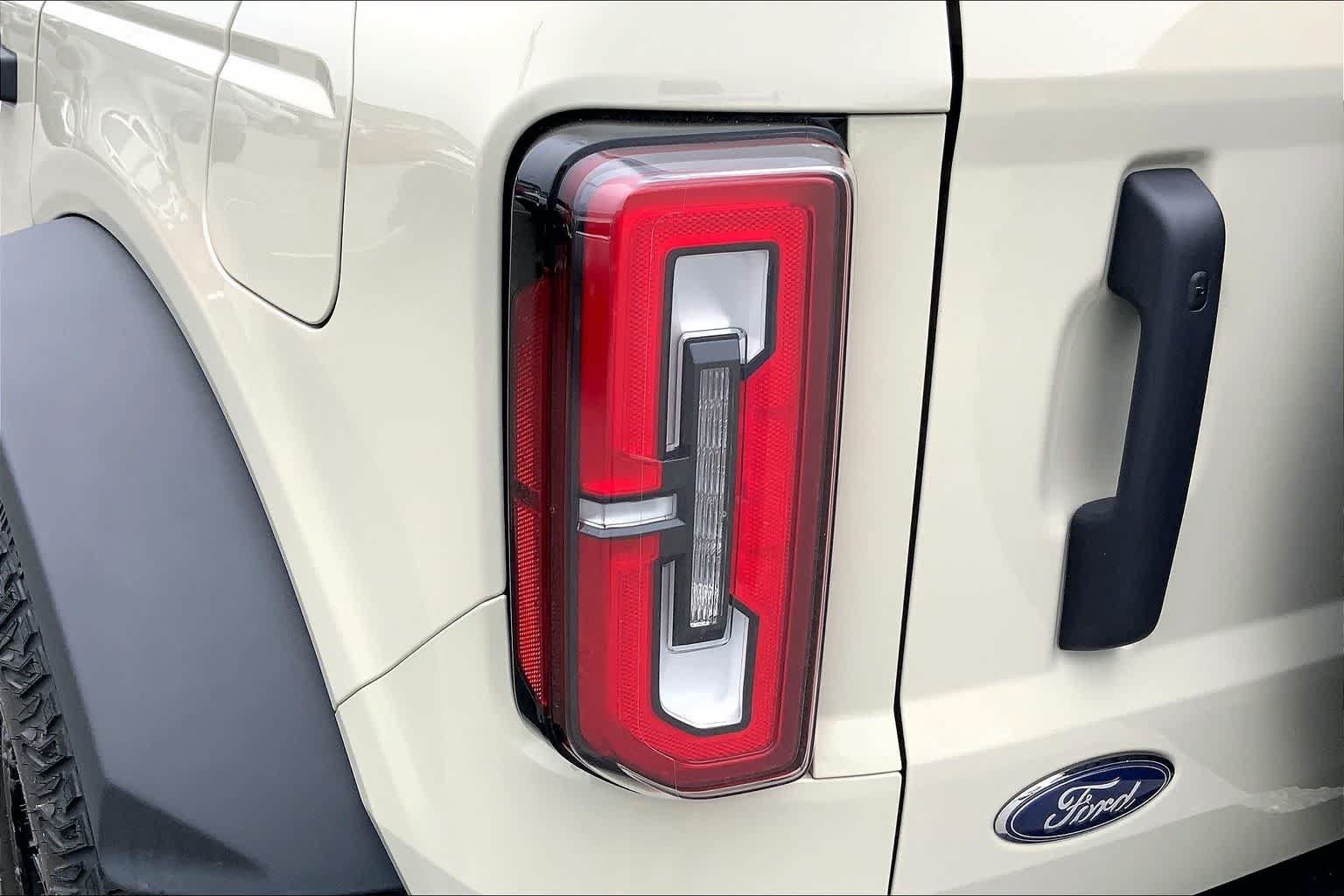 Certified 2025 Ford Bronco Badlands AWD/4WD image 28