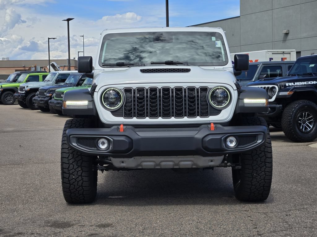Used 2025 Jeep Gladiator Mojave w/ Convenience Group AWD/4WD image 2