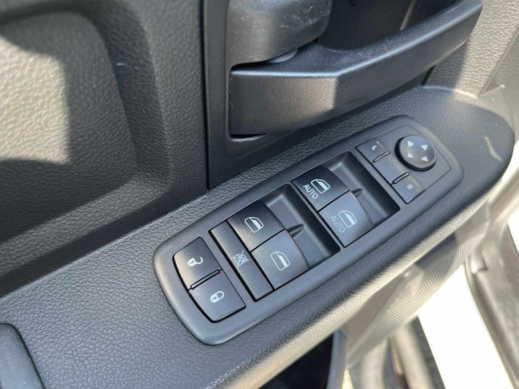 Used 2018 RAM 2500 Tradesman w/ Chrome Appearance Group AWD/4WD image 19