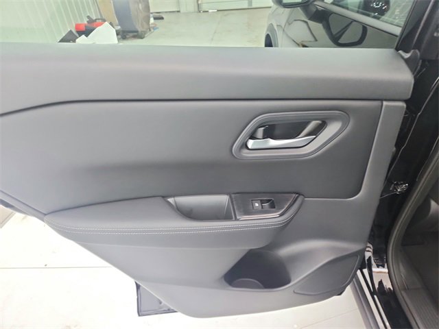 New 2025 Nissan Rogue SV image 30