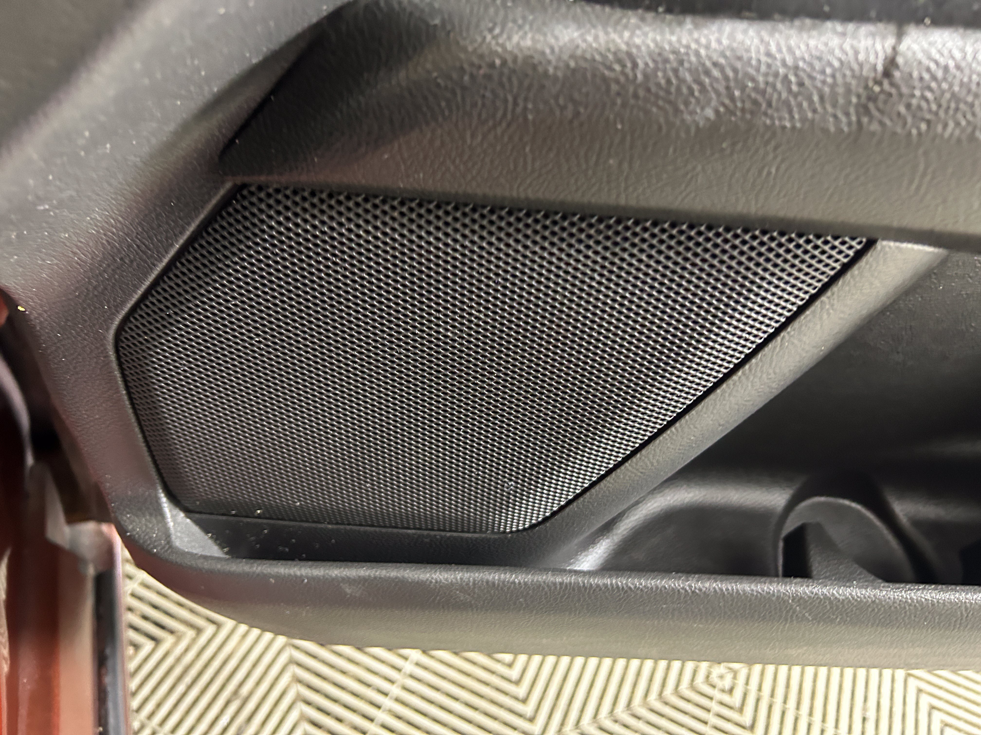 Used 2015 Ford Fusion SE FWD image 14