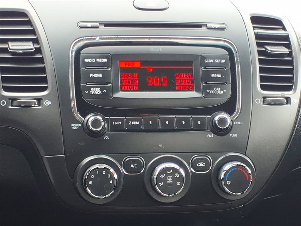 Used 2017 Kia Forte LX FWD image 6