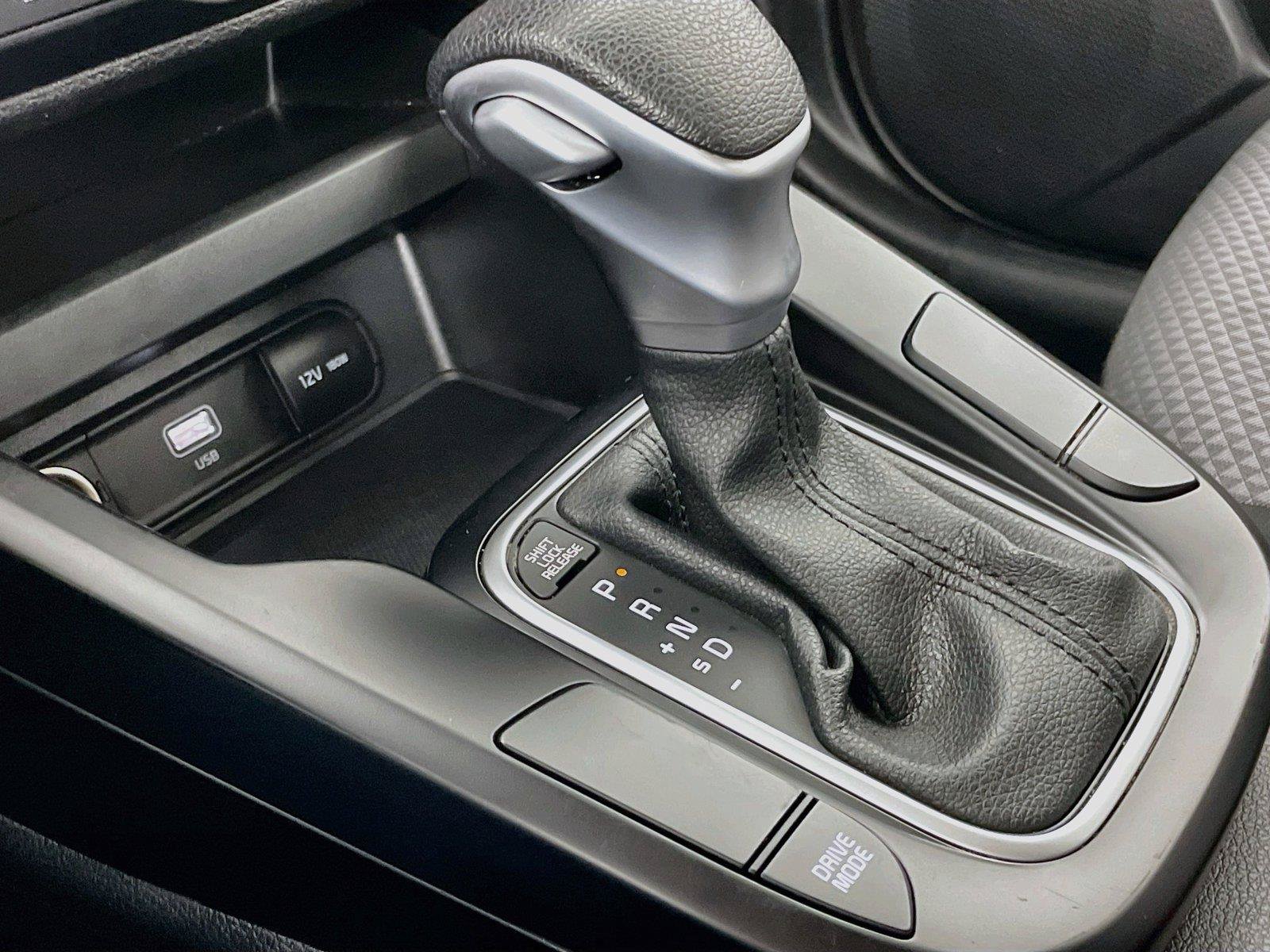 Certified 2025 Kia Soul LX w/ LX Technology Package FWD image 19