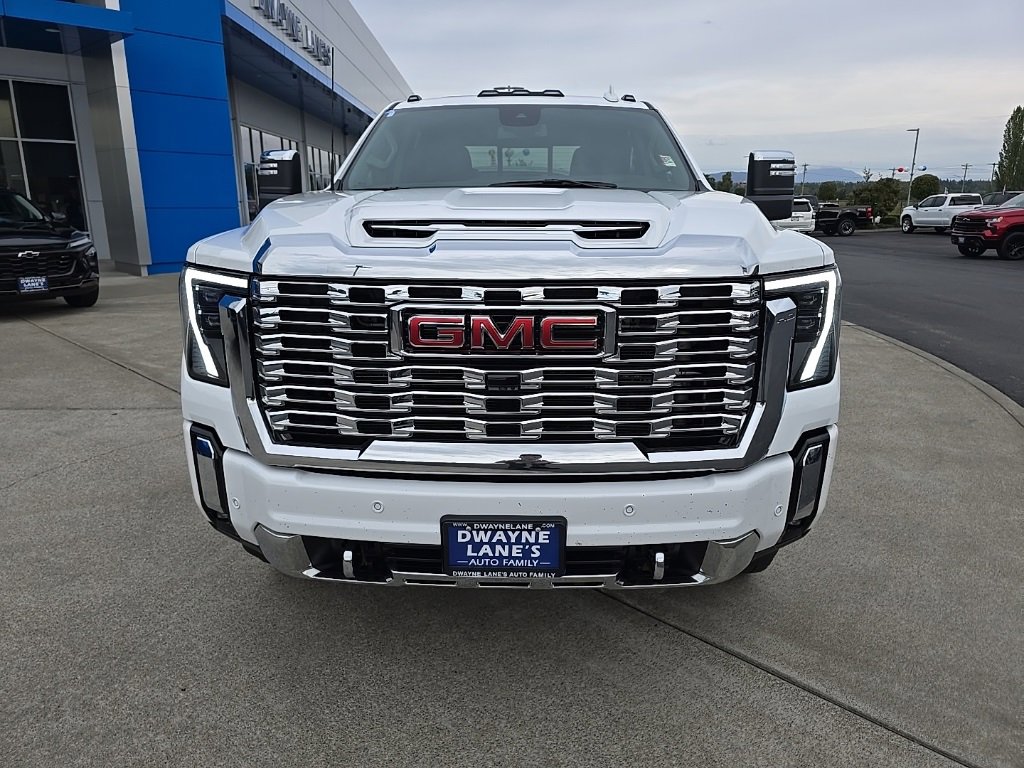 Used 2025 GMC Sierra 3500 Denali image 9