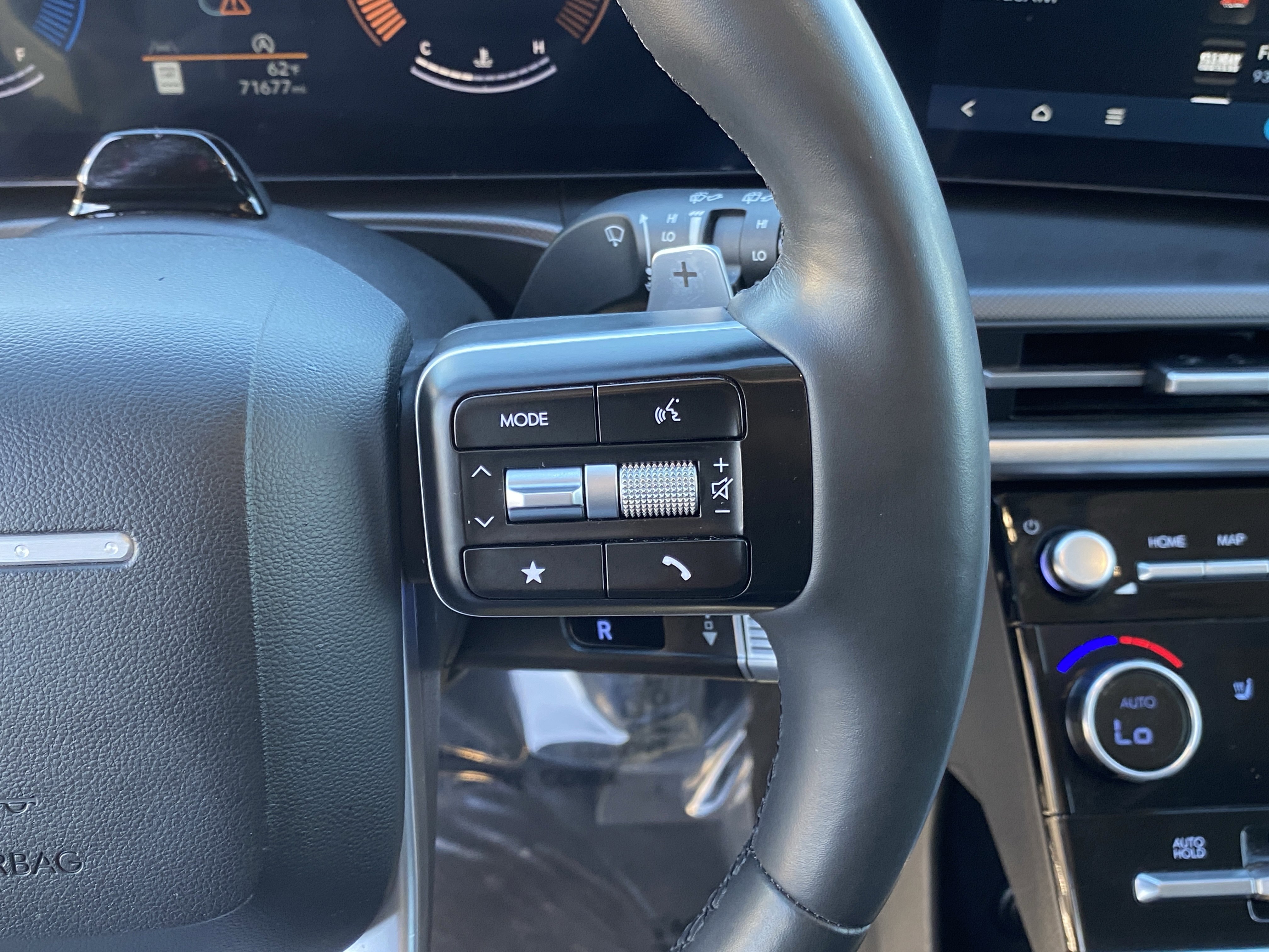 Used 2024 Hyundai Santa Fe SEL image 28