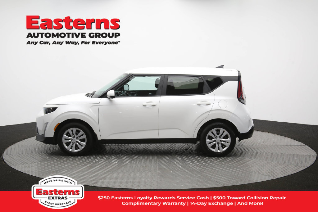 Used 2023 Kia Soul LX FWD image 59