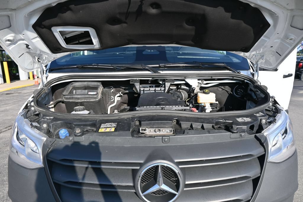 Used 2025 Mercedes-Benz Sprinter 2500 image 25