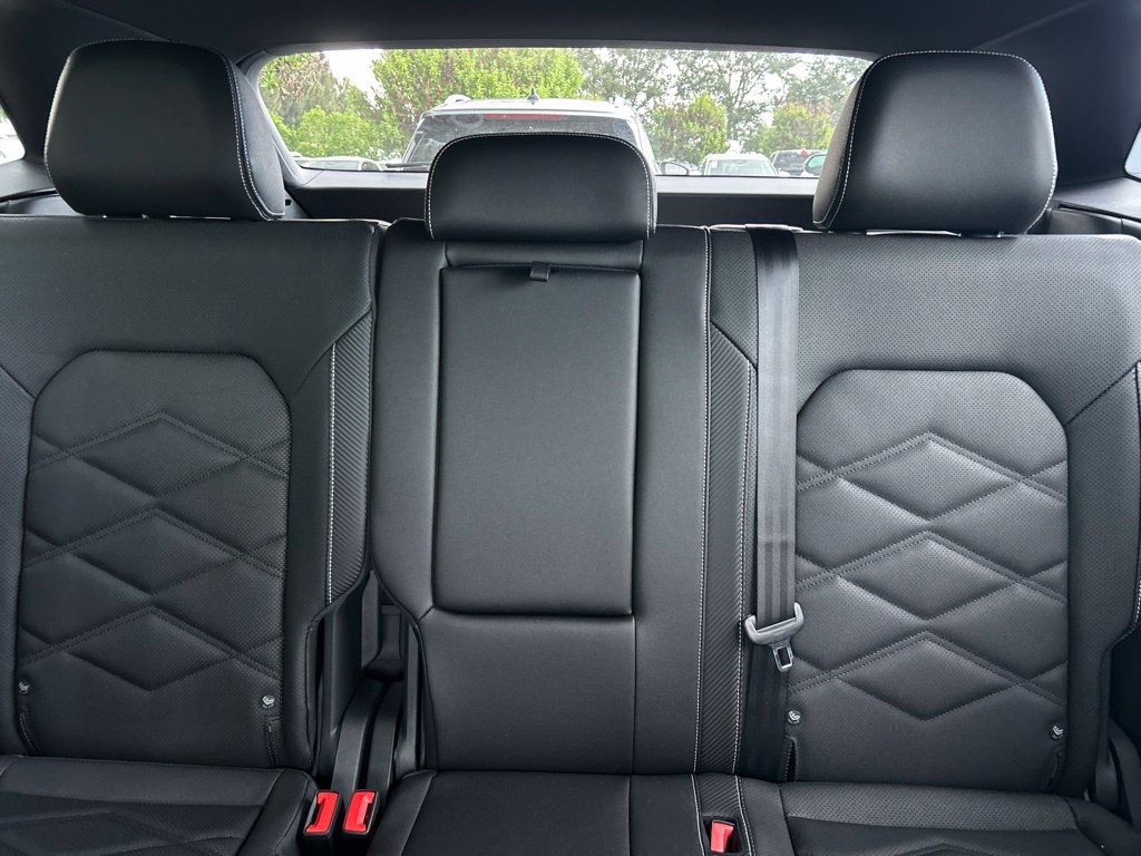 New 2026 Volkswagen Atlas Cross Sport SE FWD image 12
