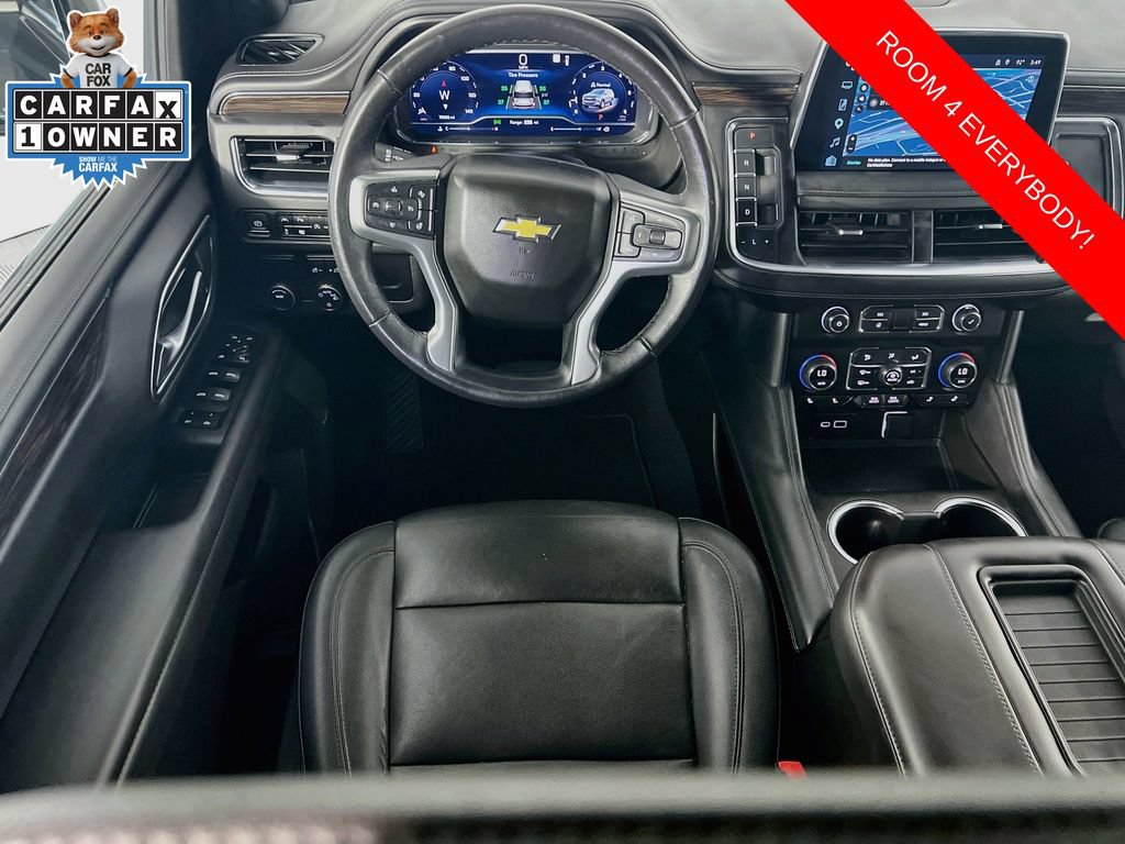 Used 2022 Chevrolet Suburban LT w/ Luxury Package RWD image 24