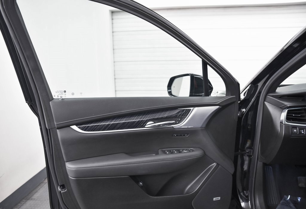 Used 2024 Cadillac XT6 Premium Luxury w/ Technology Package image 9