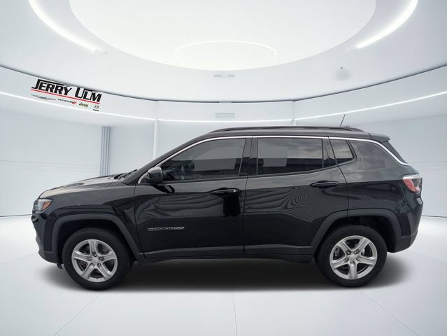 Used 2023 Jeep Compass Latitude w/ Sun and Sound Group AWD/4WD image 6