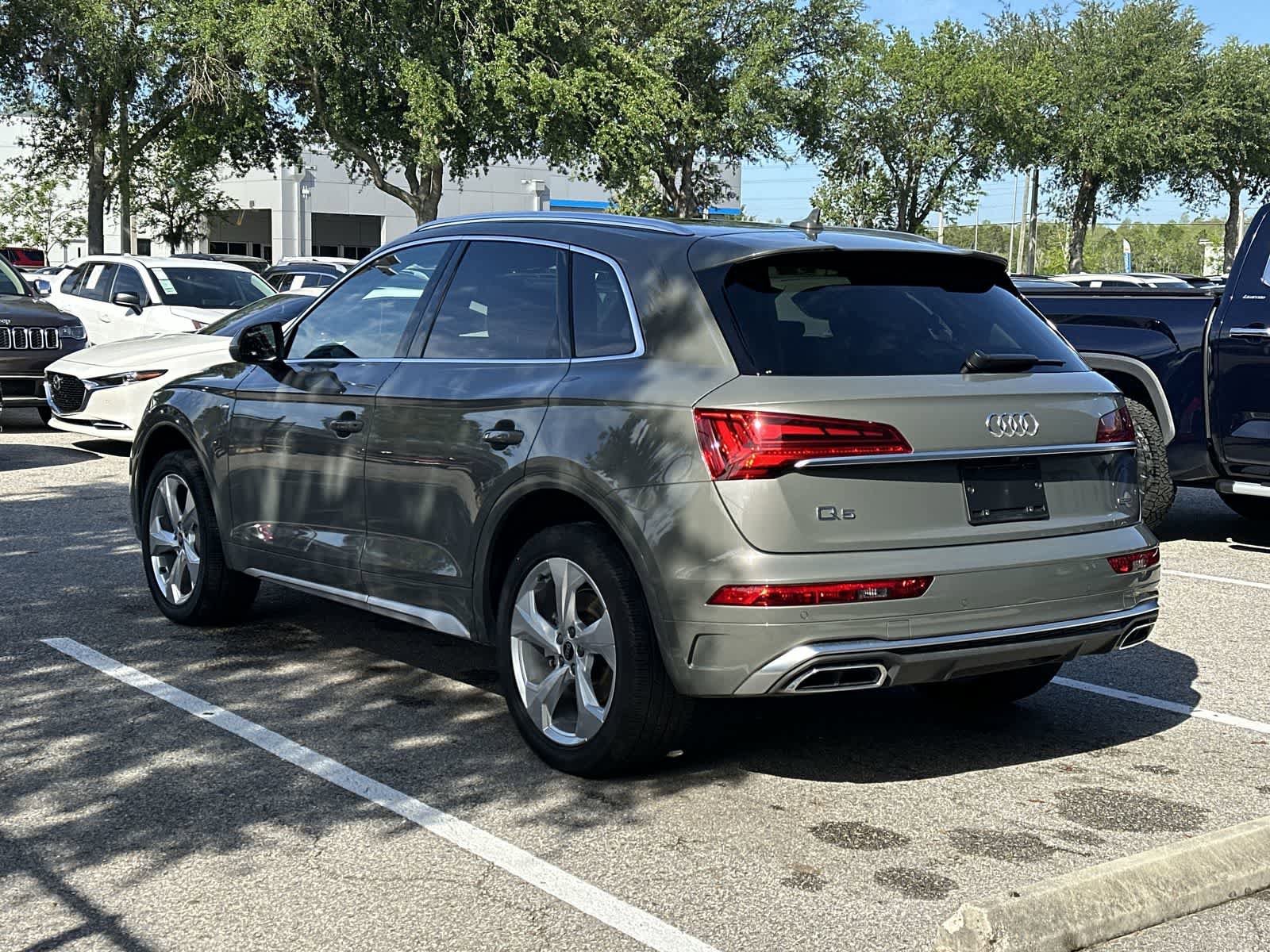 Used 2023 Audi Q5 2.0T Premium Plus w/ Premium Plus Package AWD/4WD image 6