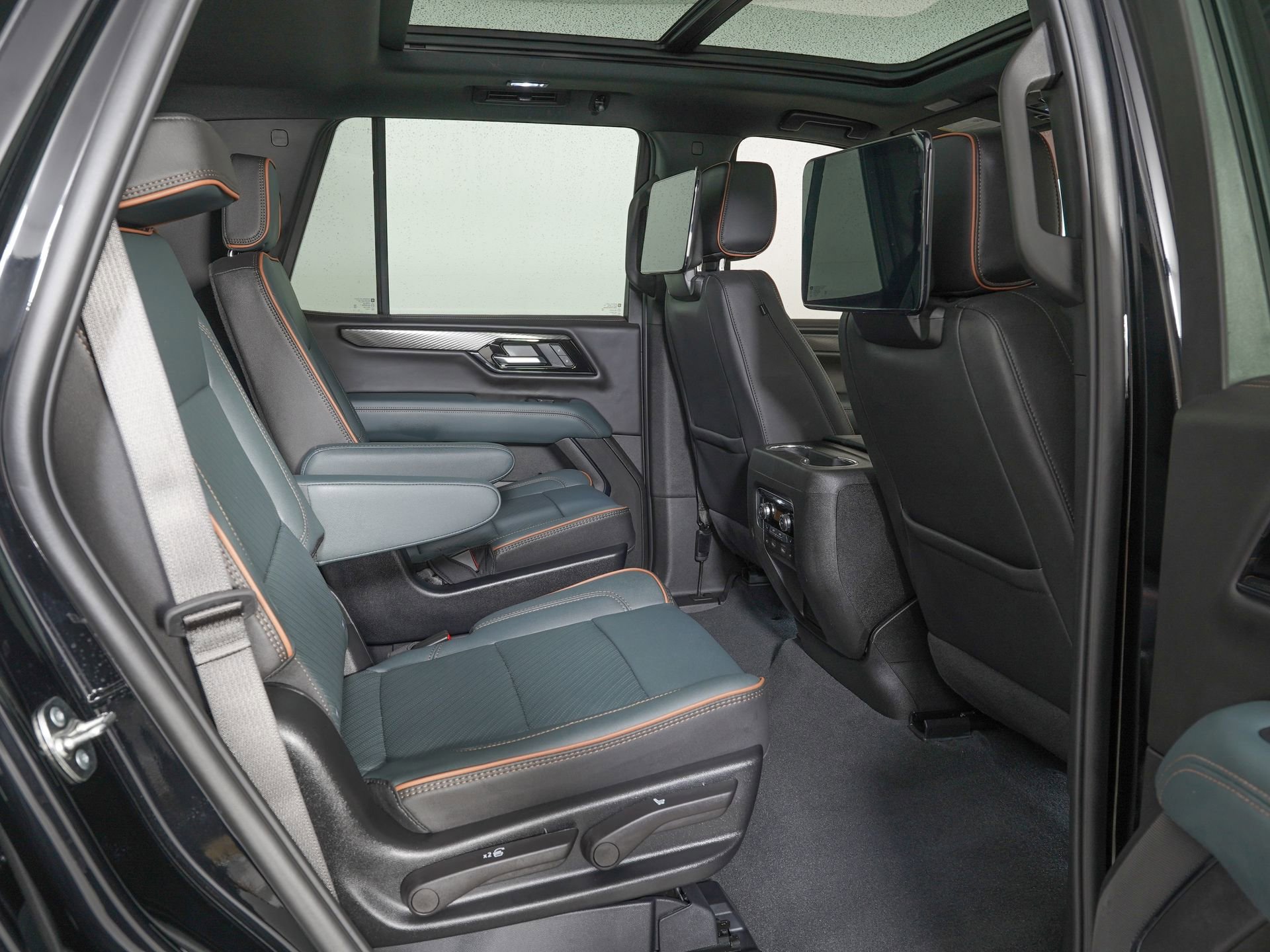 Used 2026 GMC Yukon AT4 w/ AT4 Premium Plus Package image 11