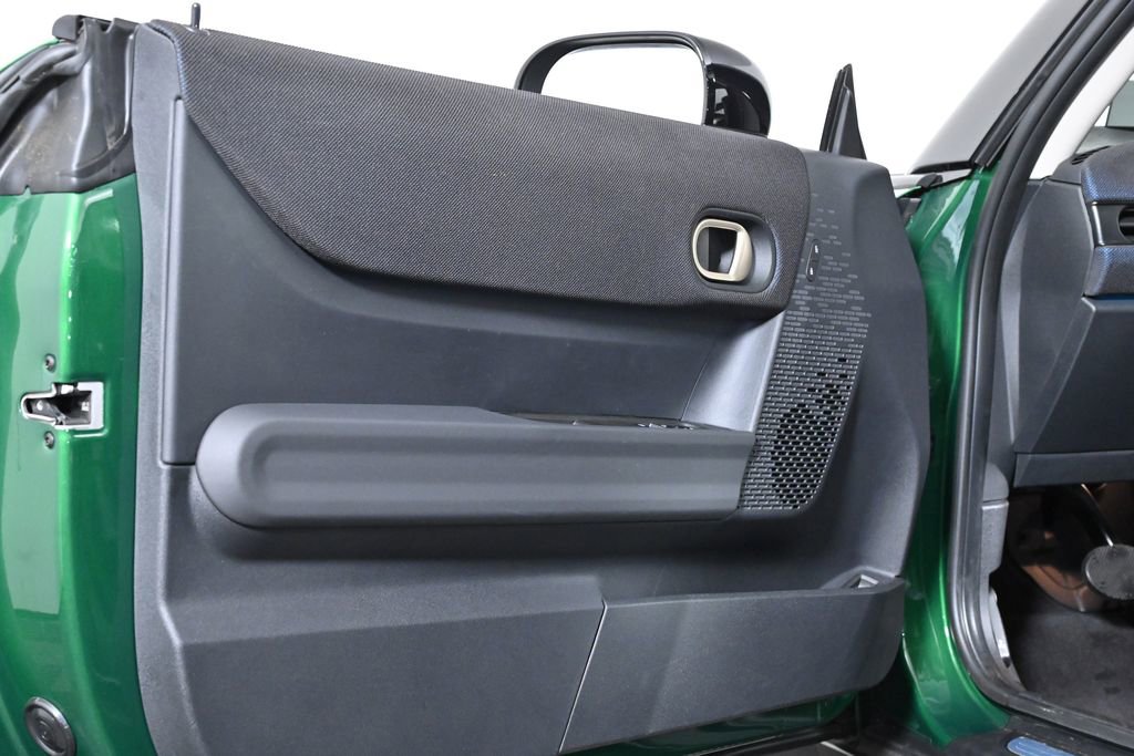 Used 2025 MINI Cooper 2-Door Hardtop image 25