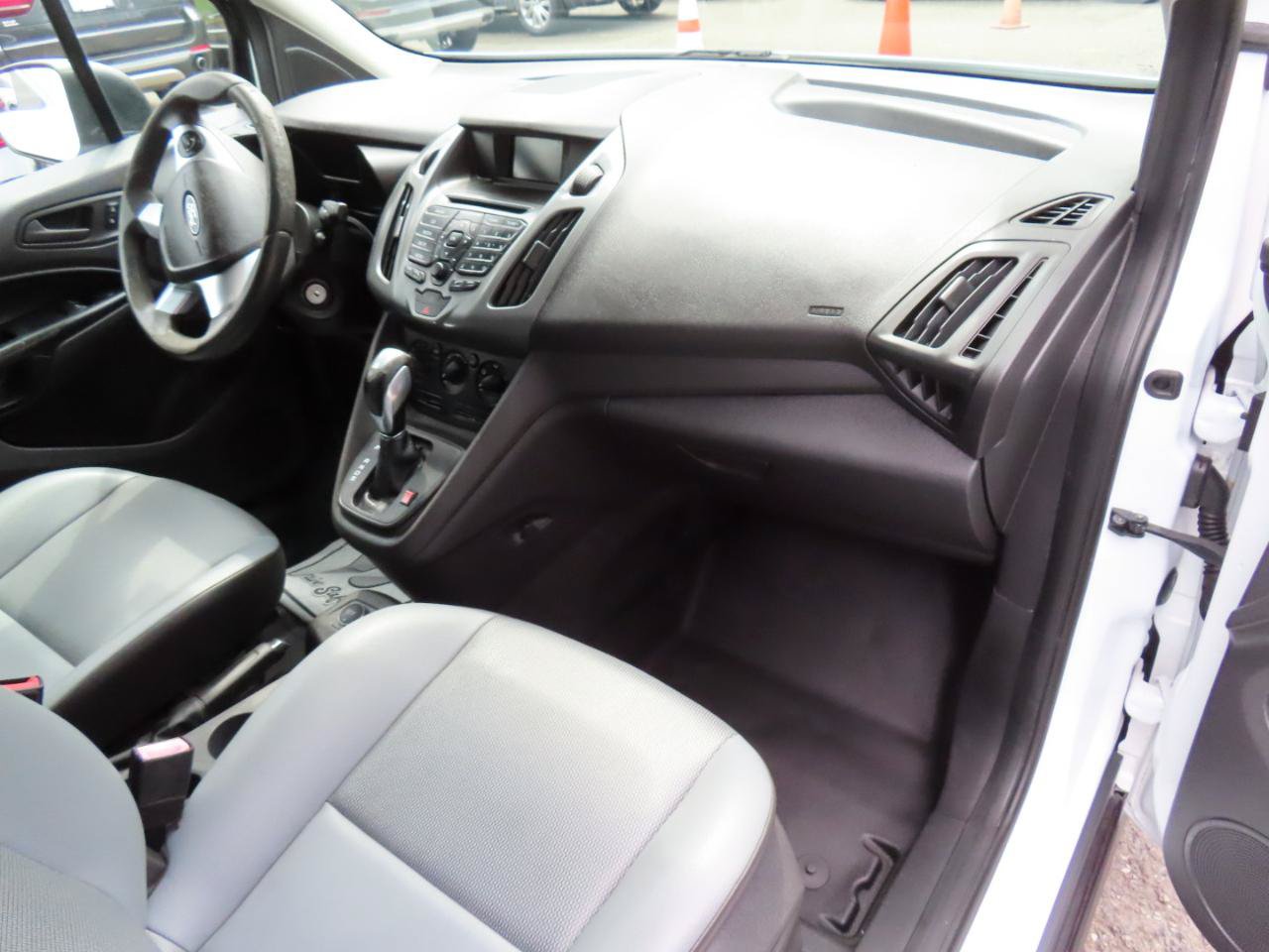 Used 2017 Ford Transit Connect XL FWD image 16