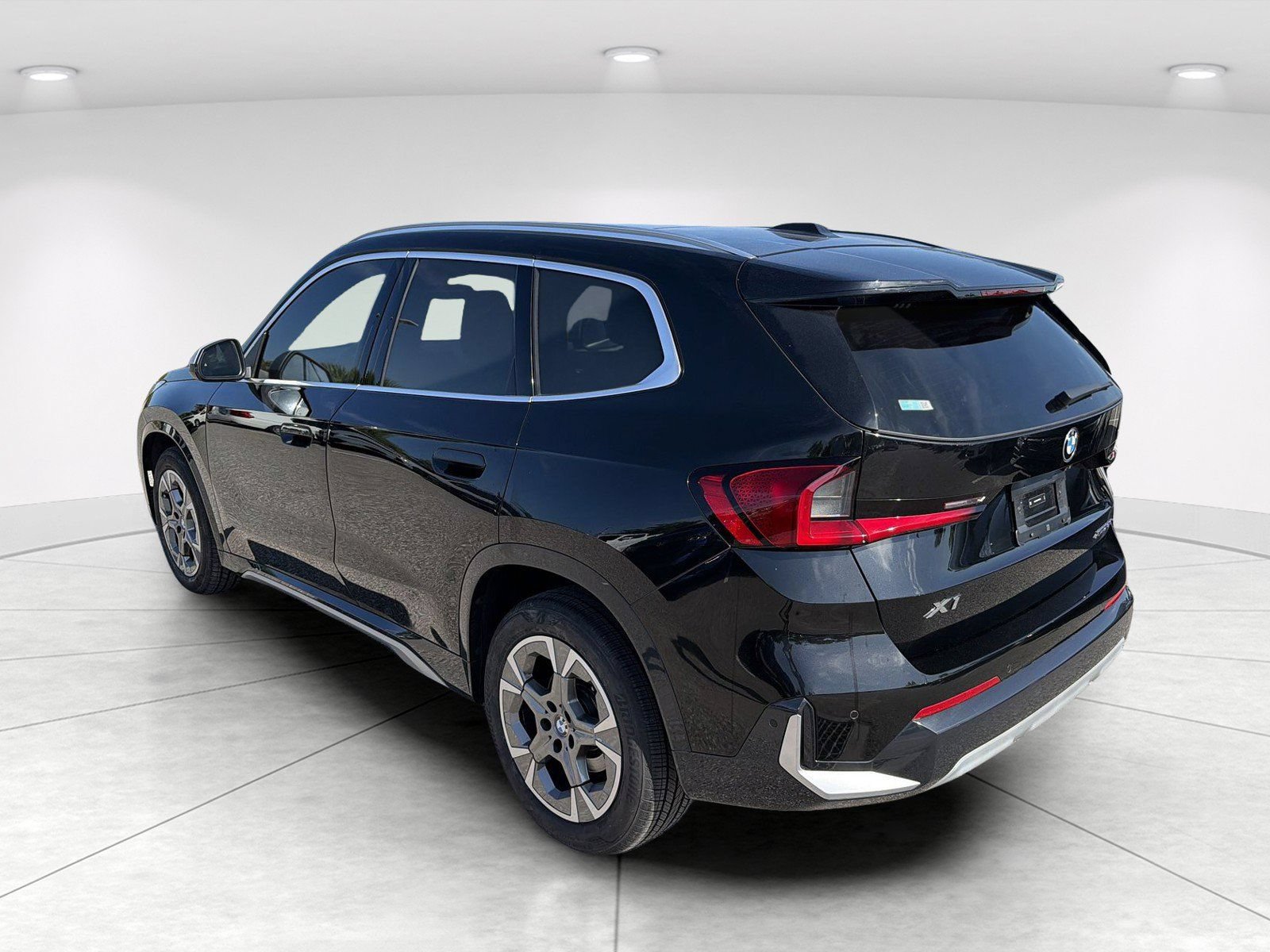 Used 2023 BMW X1 xDrive28i w/ Convenience Package AWD/4WD image 6