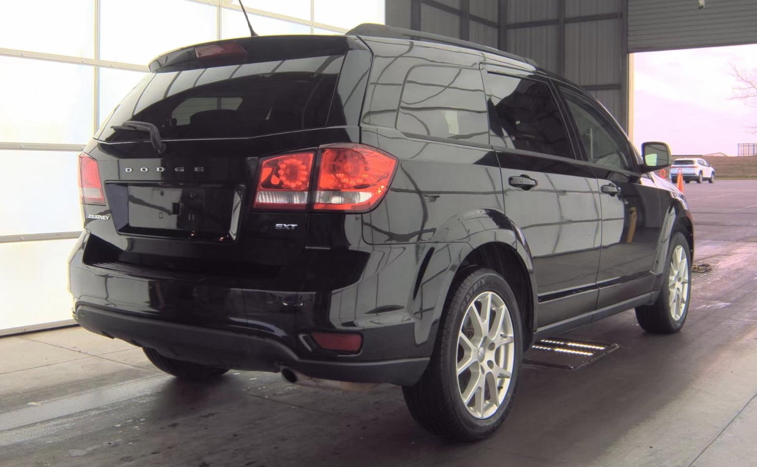 Used 2017 Dodge Journey SXT w/ Premium Group image 4