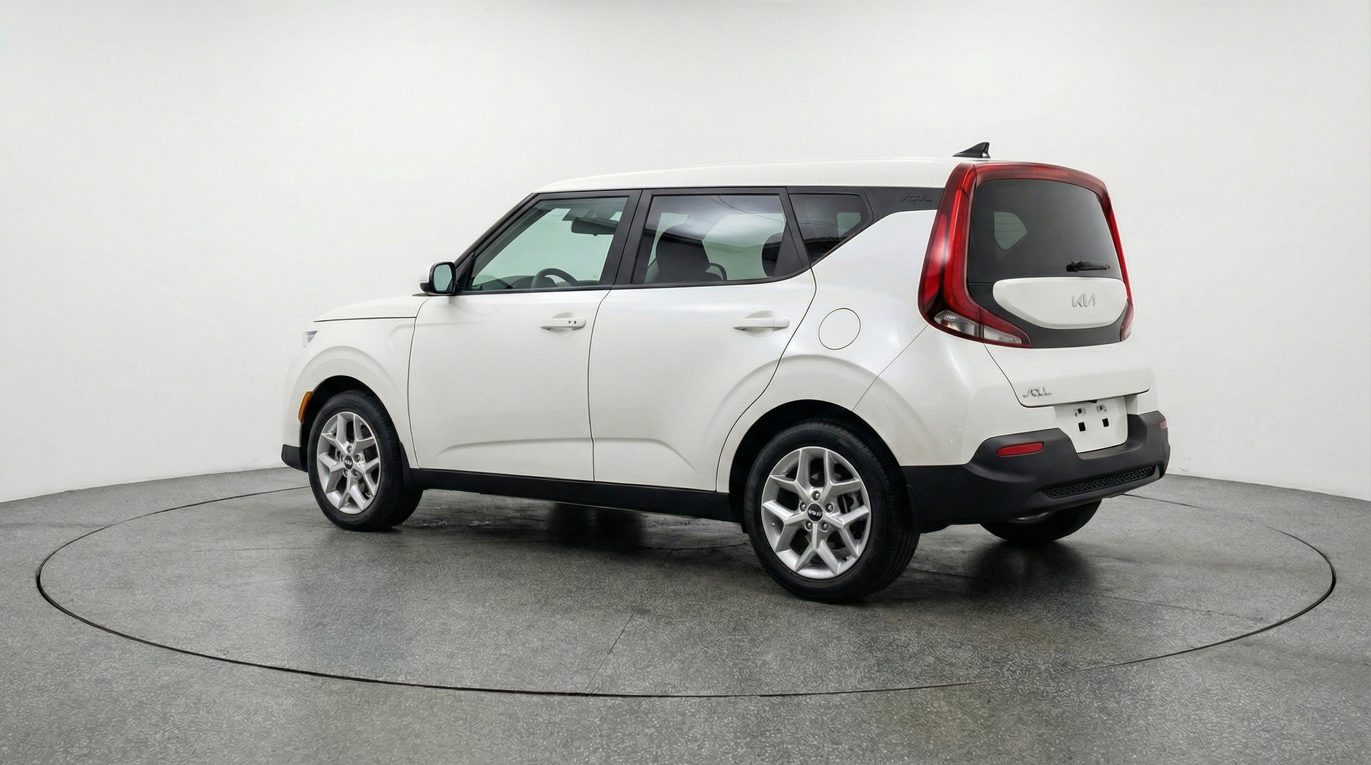 Used 2025 Kia Soul LX w/ LX Technology Package image 6