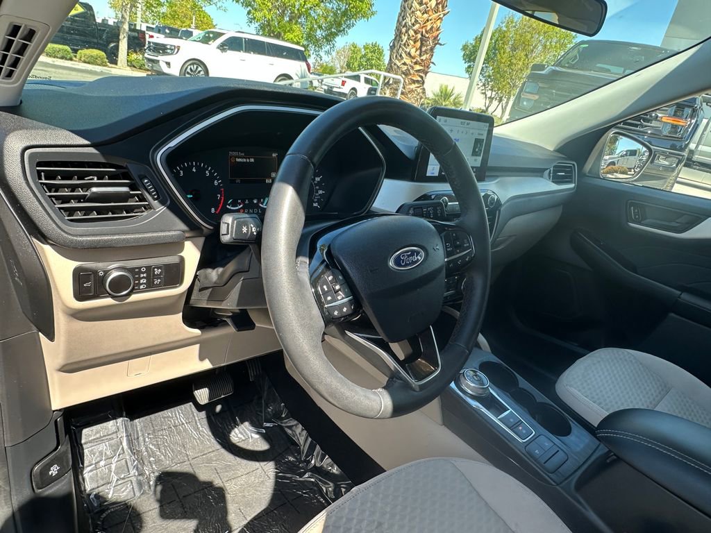 Used 2022 Ford Escape SE w/ Convenience Package FWD image 23