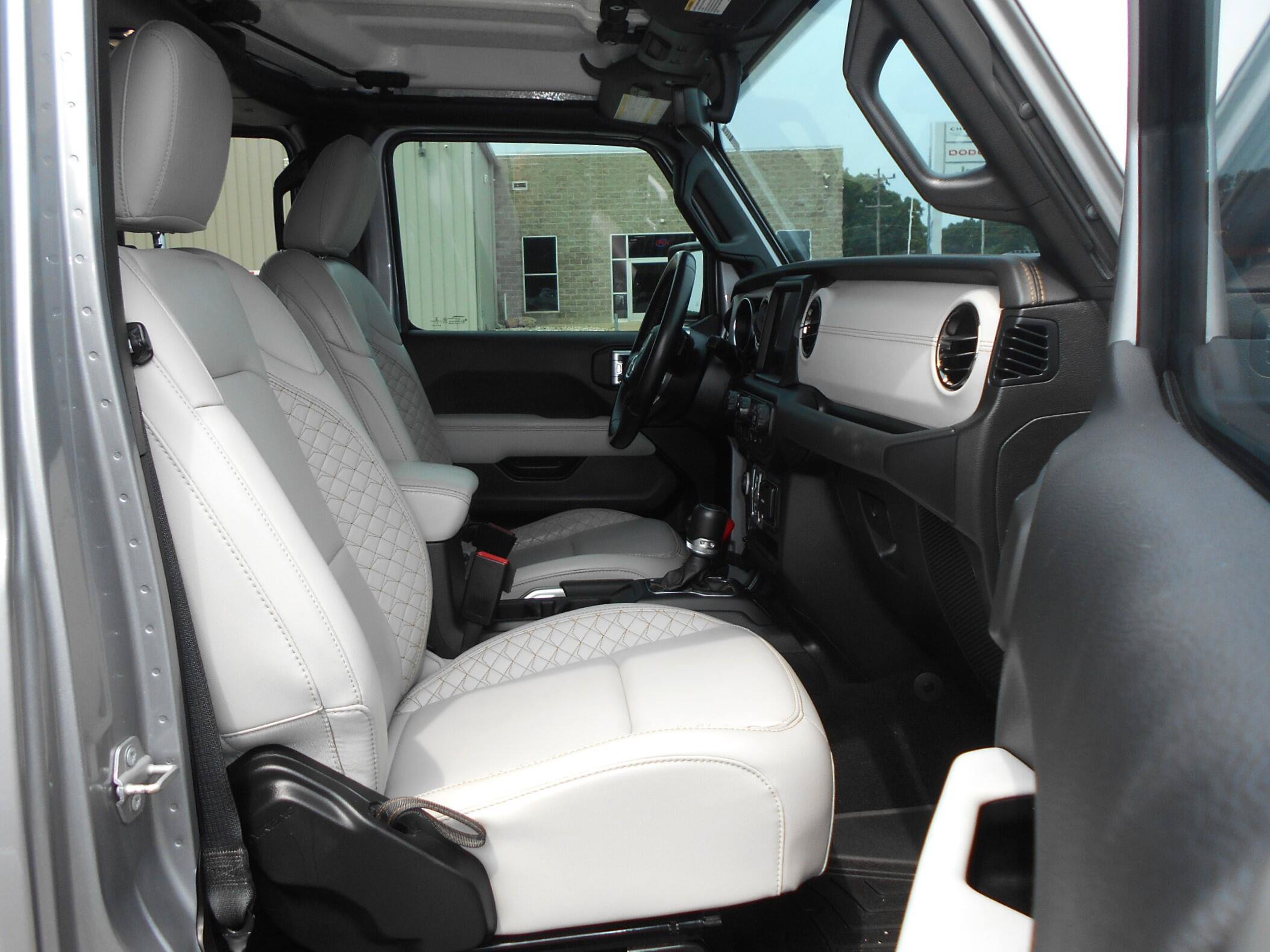 Certified 2021 Jeep Gladiator Overland AWD/4WD image 21
