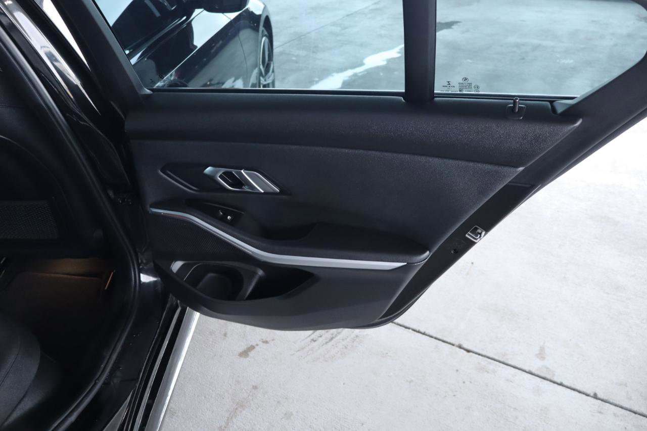 Used 2020 BMW 330i Sedan w/ M Sport Package image 34