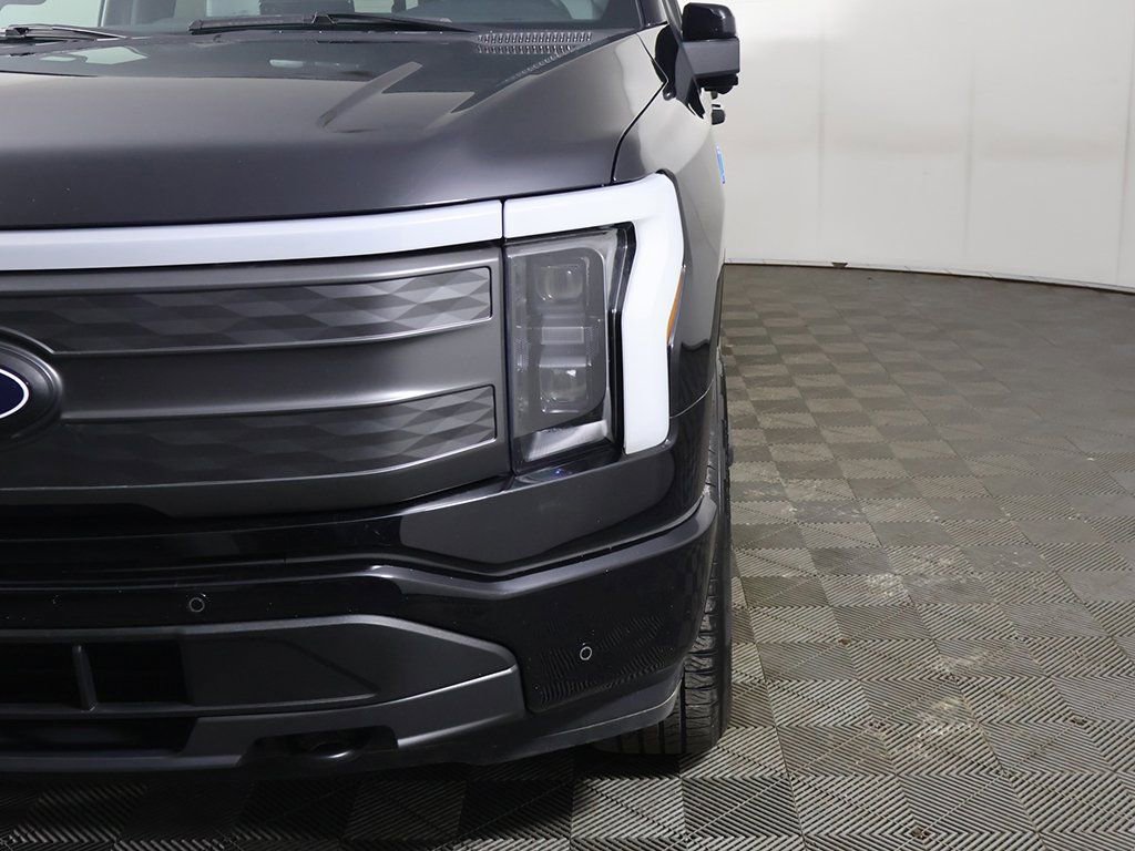 Used 2025 Ford F150 Lightning Lariat image 17