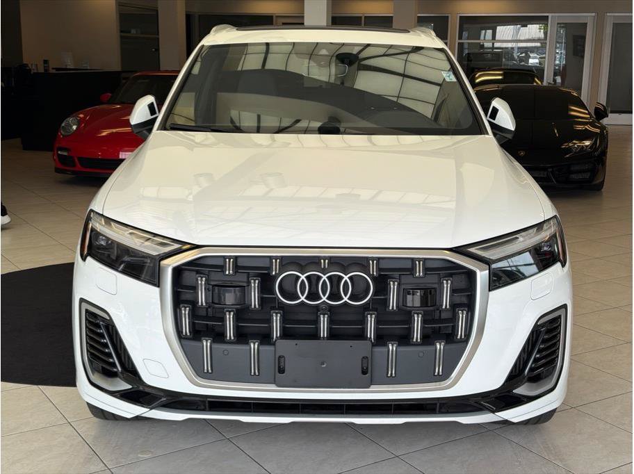 Used 2025 Audi Q7 3.0T Premium Plus AWD/4WD image 2