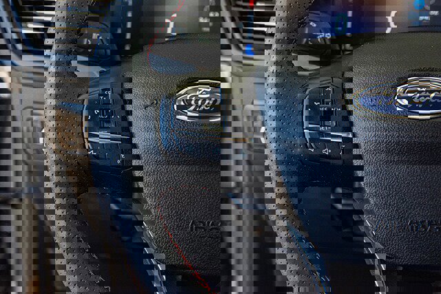 Used 2025 Ford Escape ST-Line w/ Cold Weather Package image 9