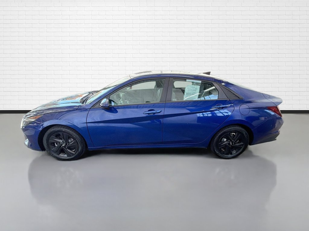 Used 2022 Hyundai Elantra SEL w/ Preferred Accessory Package FWD image 6