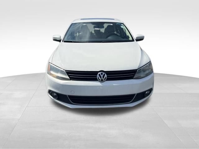 Used 2012 Volkswagen Jetta SEL FWD image 2