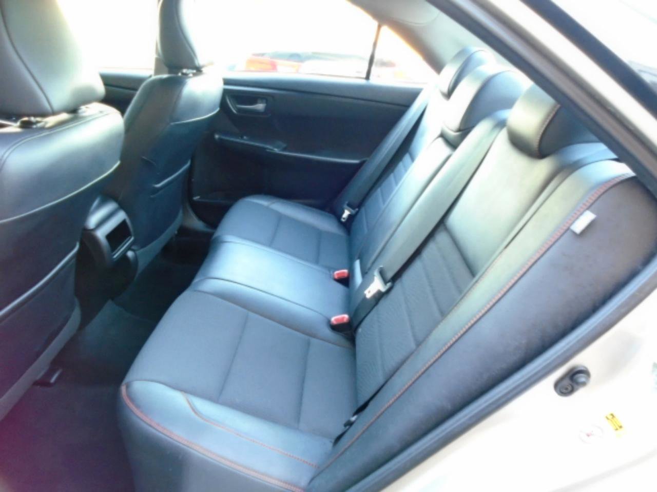 Used 2016 Toyota Camry SE FWD image 8