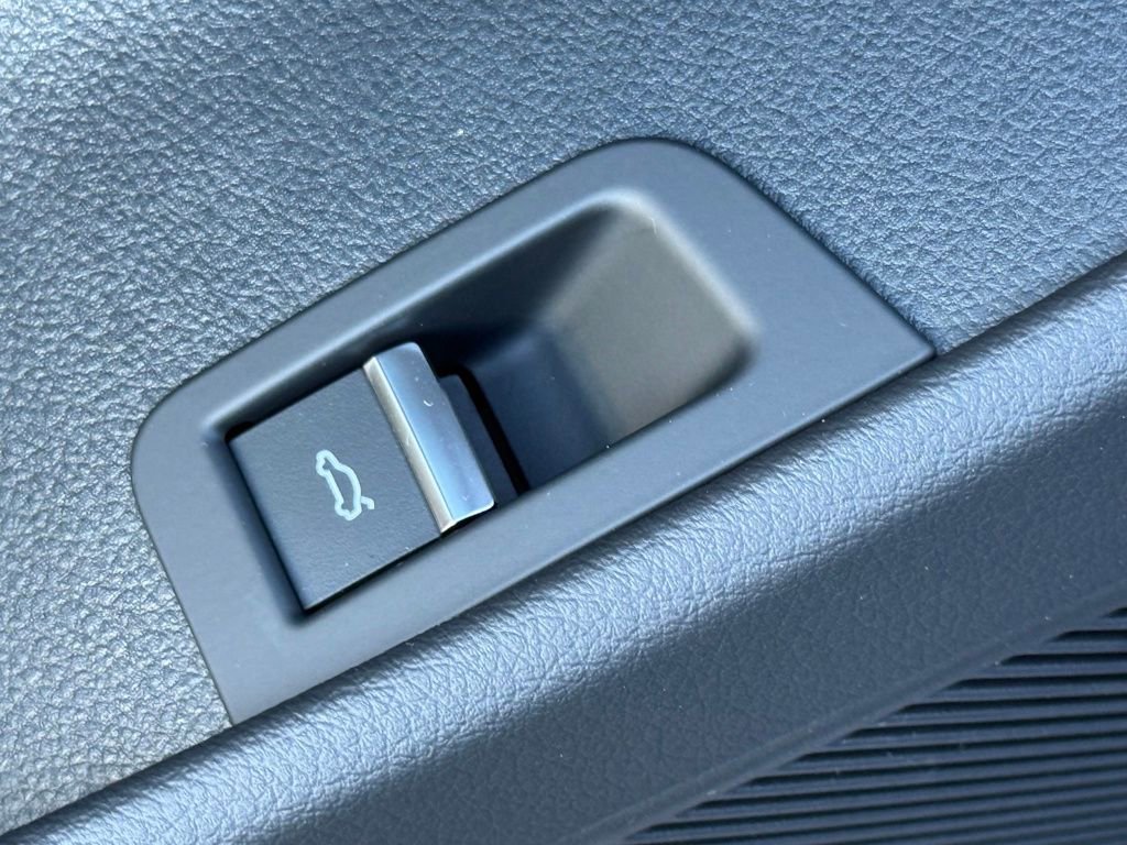 Used 2024 Audi RS Q8 w/ Black Optic Package image 88