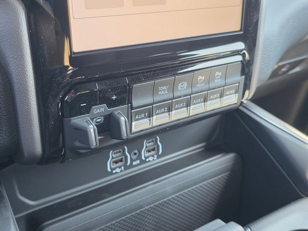 New 2026 RAM 3500 Big Horn AWD/4WD image 17