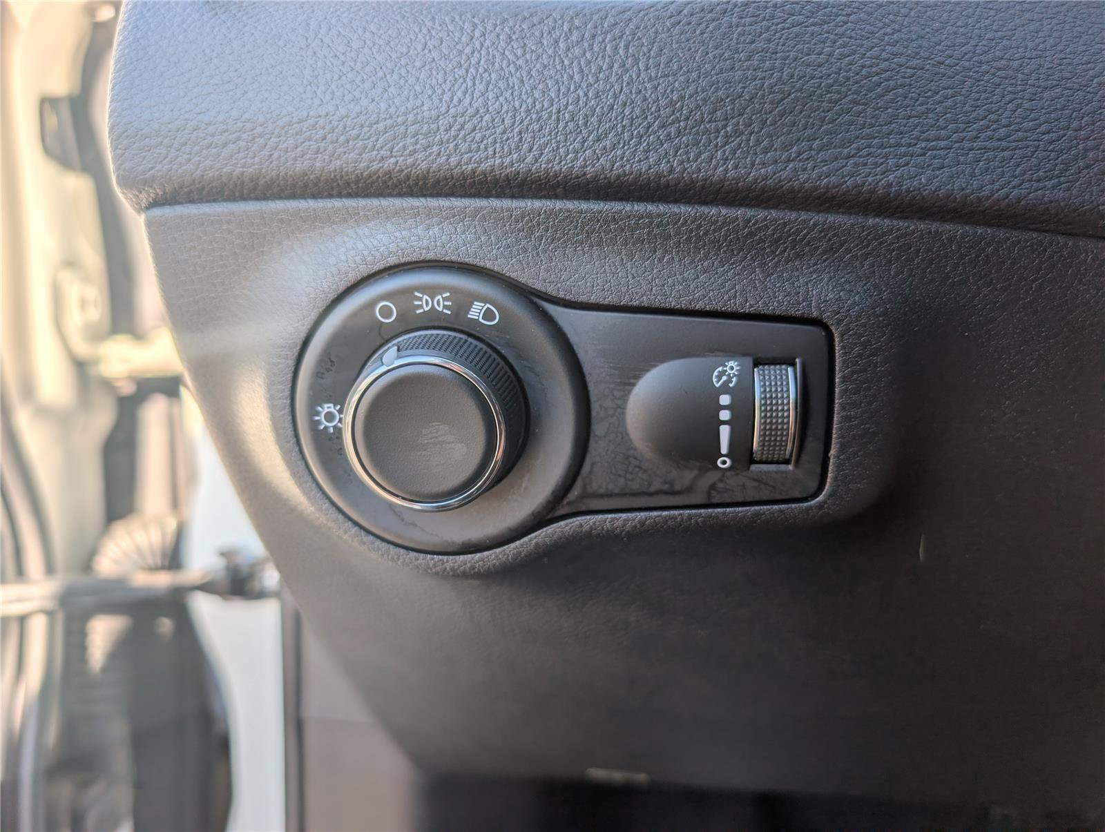 Used 2018 Jeep Compass Sport w/ Tech Group AWD/4WD image 22