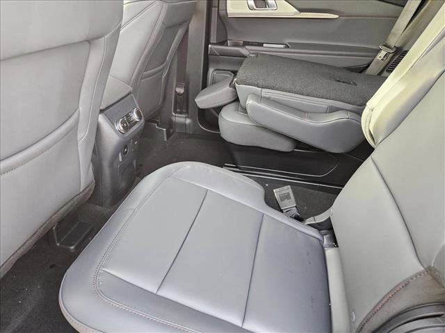 New 2026 Ford Explorer Active w/ Active Comfort Package image 16
