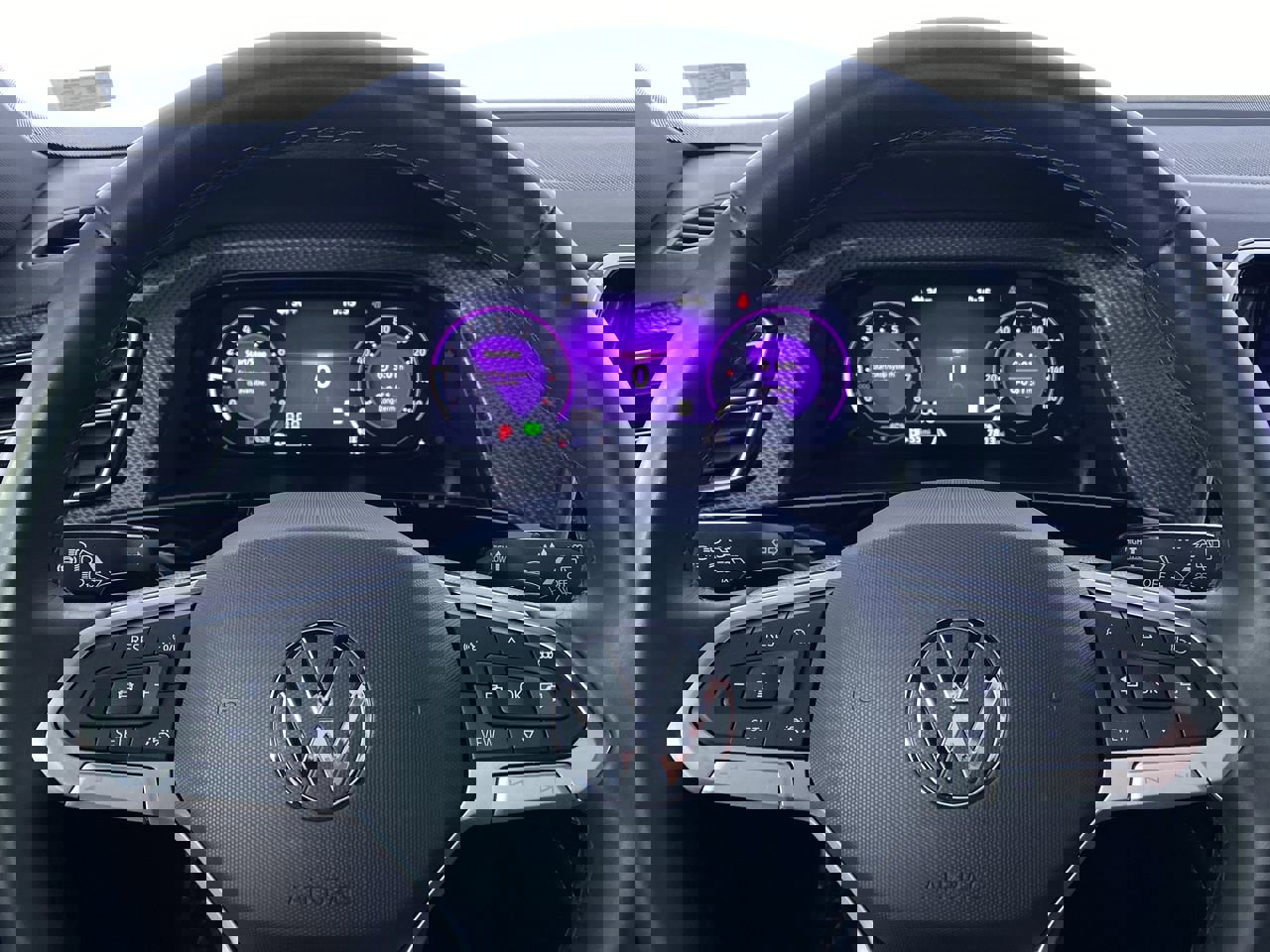 Used 2025 Volkswagen Atlas Cross Sport SEL R-Line image 3