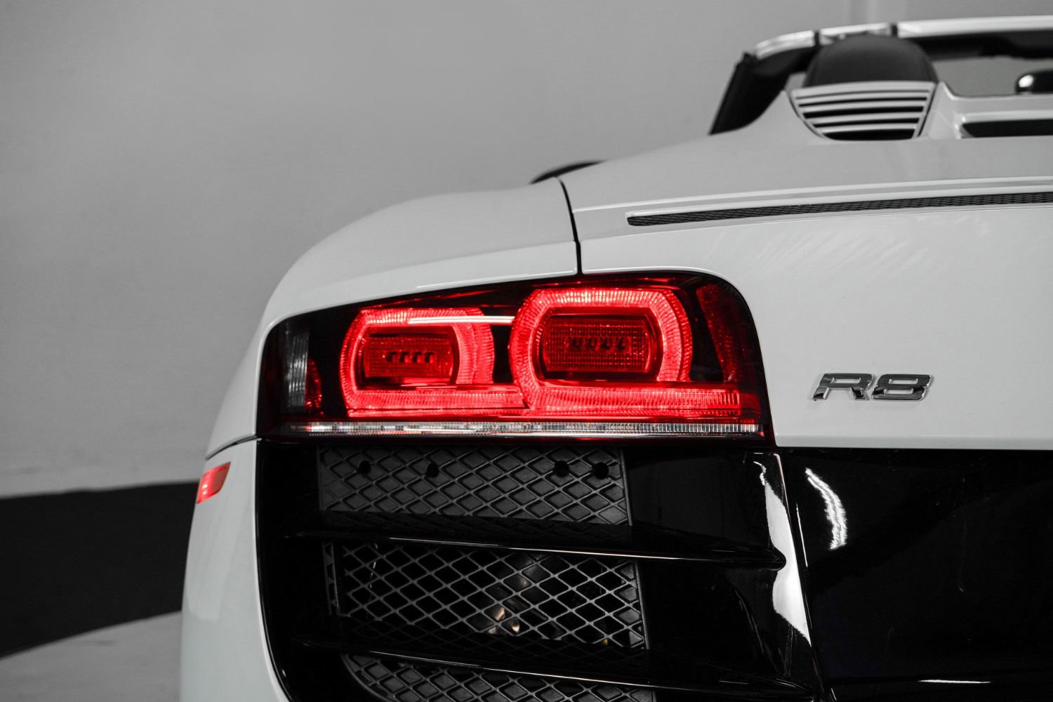 Used 2012 Audi R8 V10 image 23