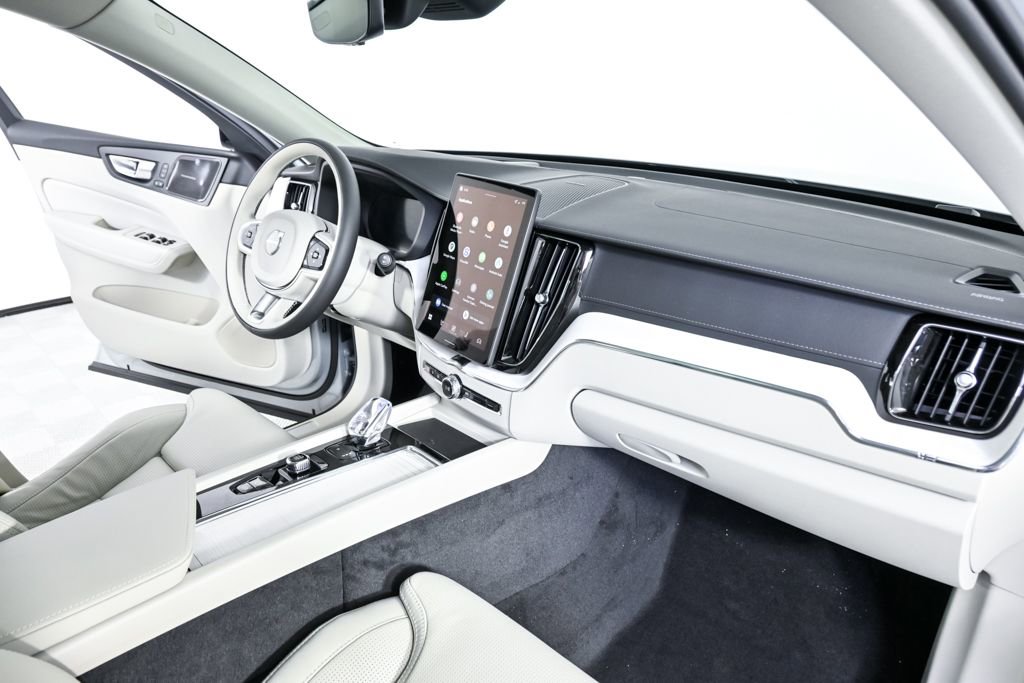 New 2026 Volvo XC60 T8 Ultra w/ Protection Package Premier AWD/4WD image 24