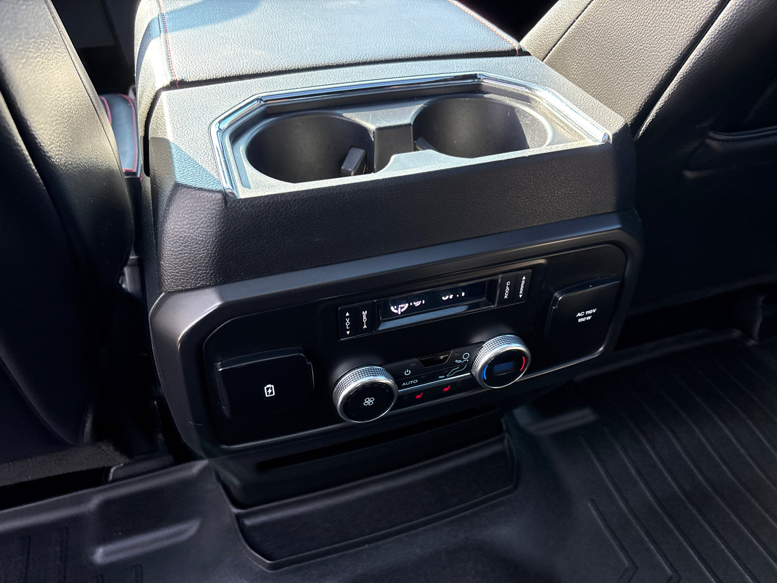 Used 2019 Ford Expedition Limited w/ Equipment Group 303A AWD/4WD image 31