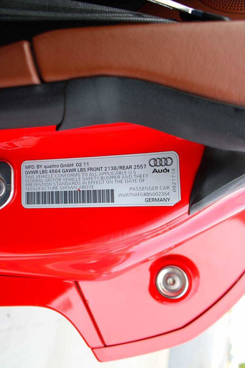 Used 2011 Audi R8 V10 image 44
