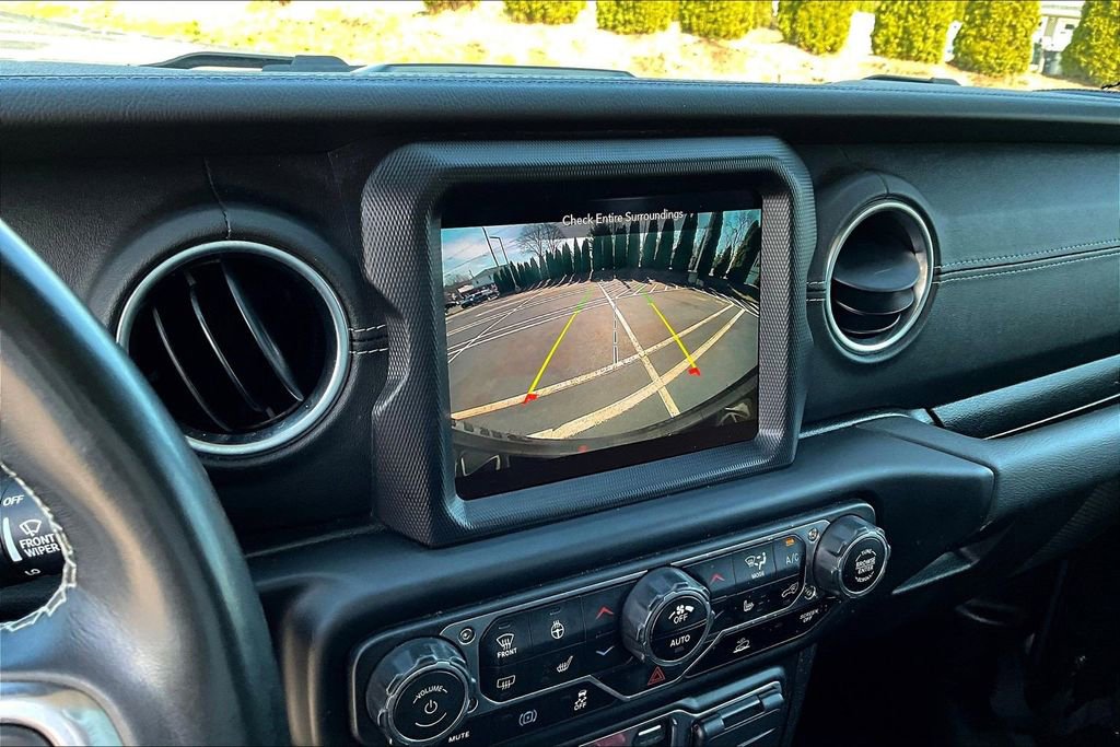 Used 2023 Jeep Wrangler Unlimited Sahara w/ Cold Weather Group image 13