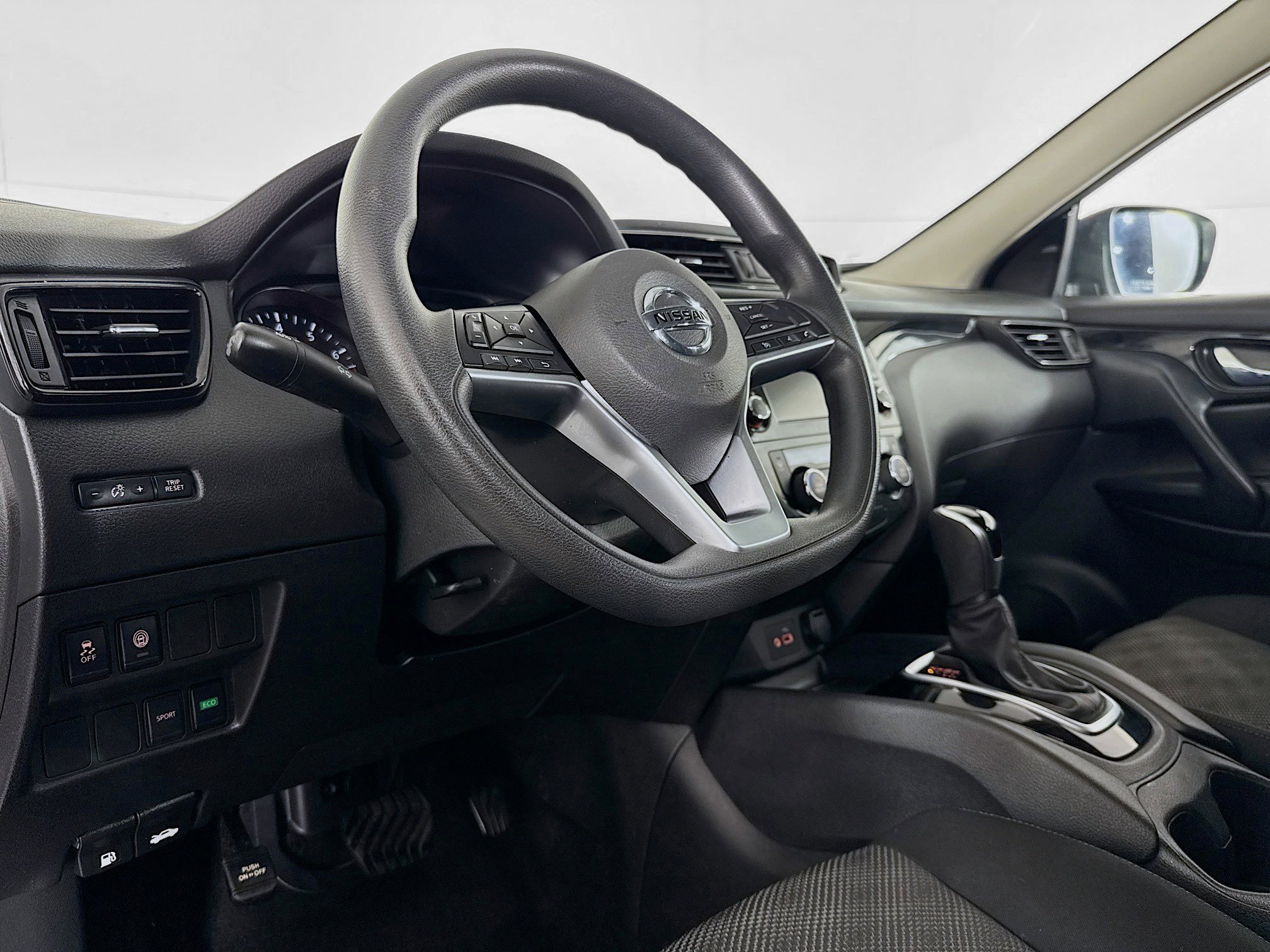 Used 2020 Nissan Rogue Sport SV image 22