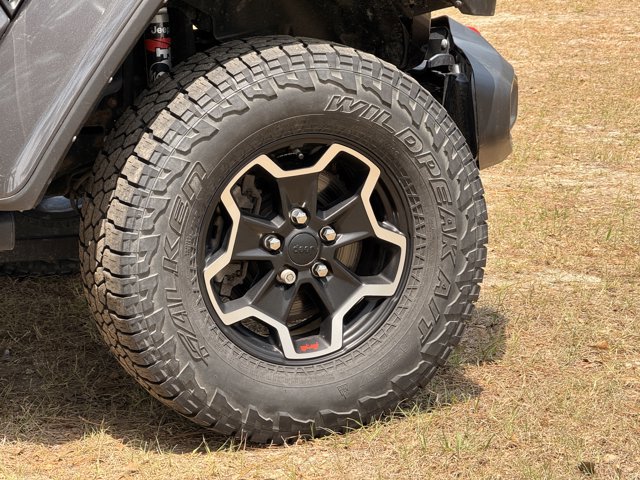 Used 2021 Jeep Gladiator Rubicon w/ Uconnect 4C Nav & Sound Group image 10