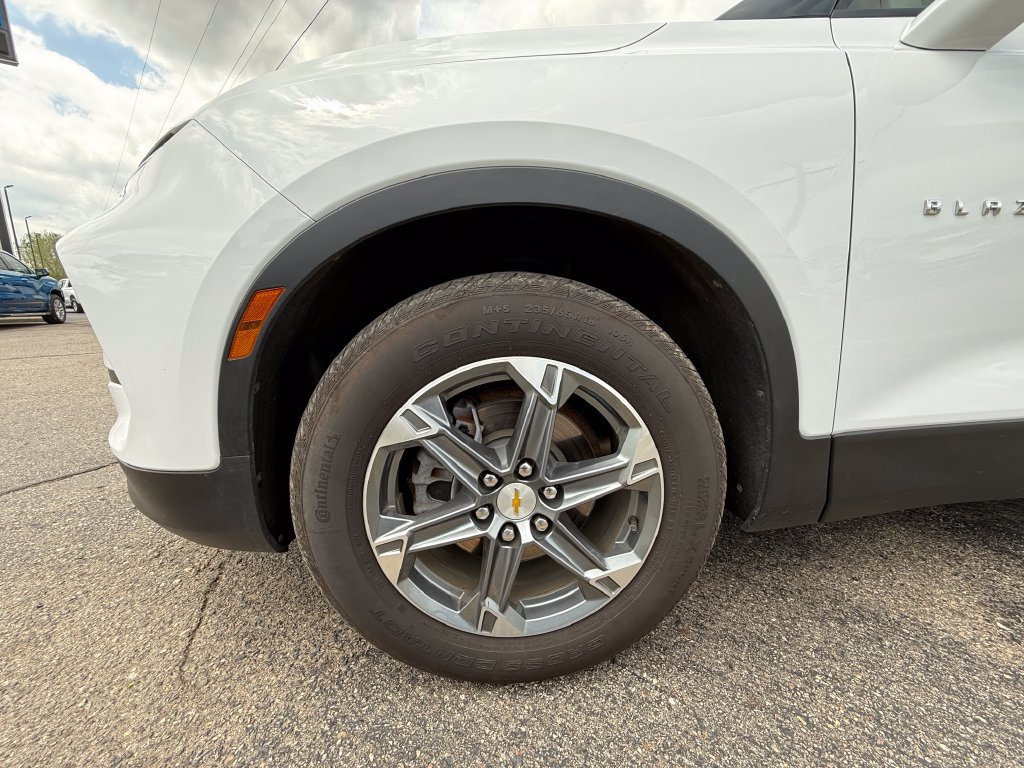 Certified 2024 Chevrolet Blazer LT w/ Convenience Package FWD image 11