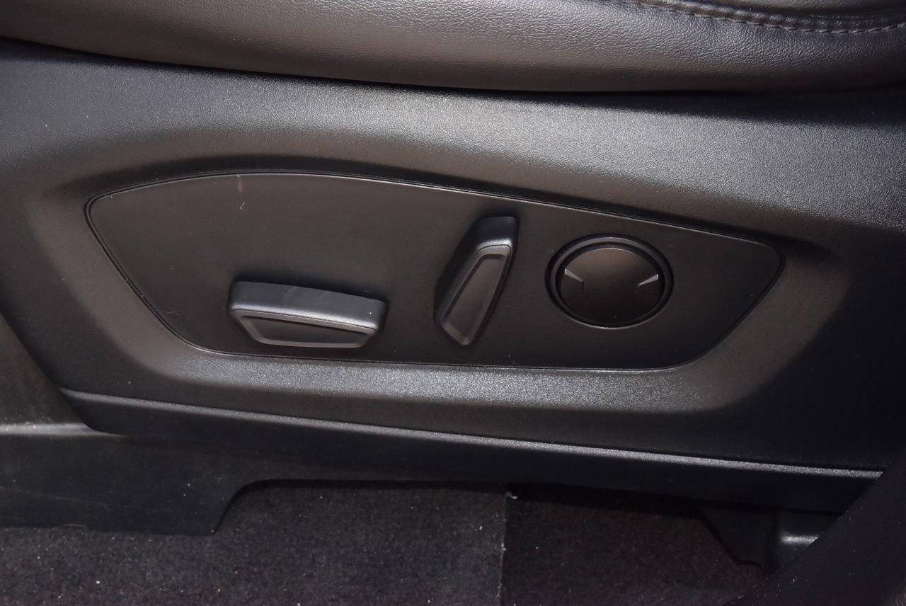 Used 2023 Ford Explorer XLT w/ Equipment Group 202A image 35