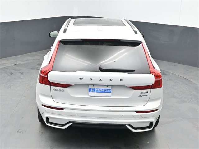 Used 2024 Volvo XC60 B5 Plus image 37