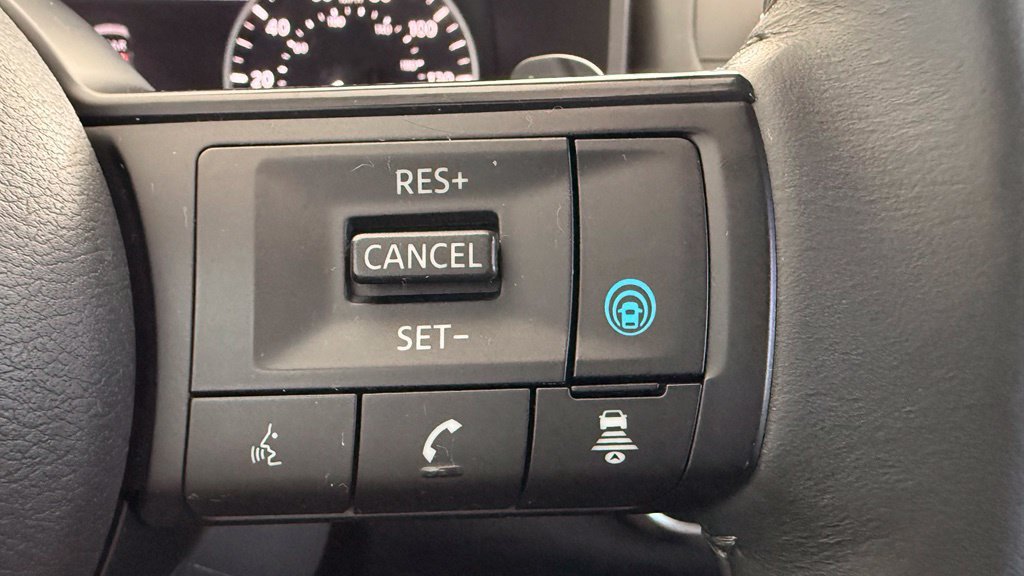 Used 2024 Nissan Rogue SV w/ SV Premium Package FWD image 30