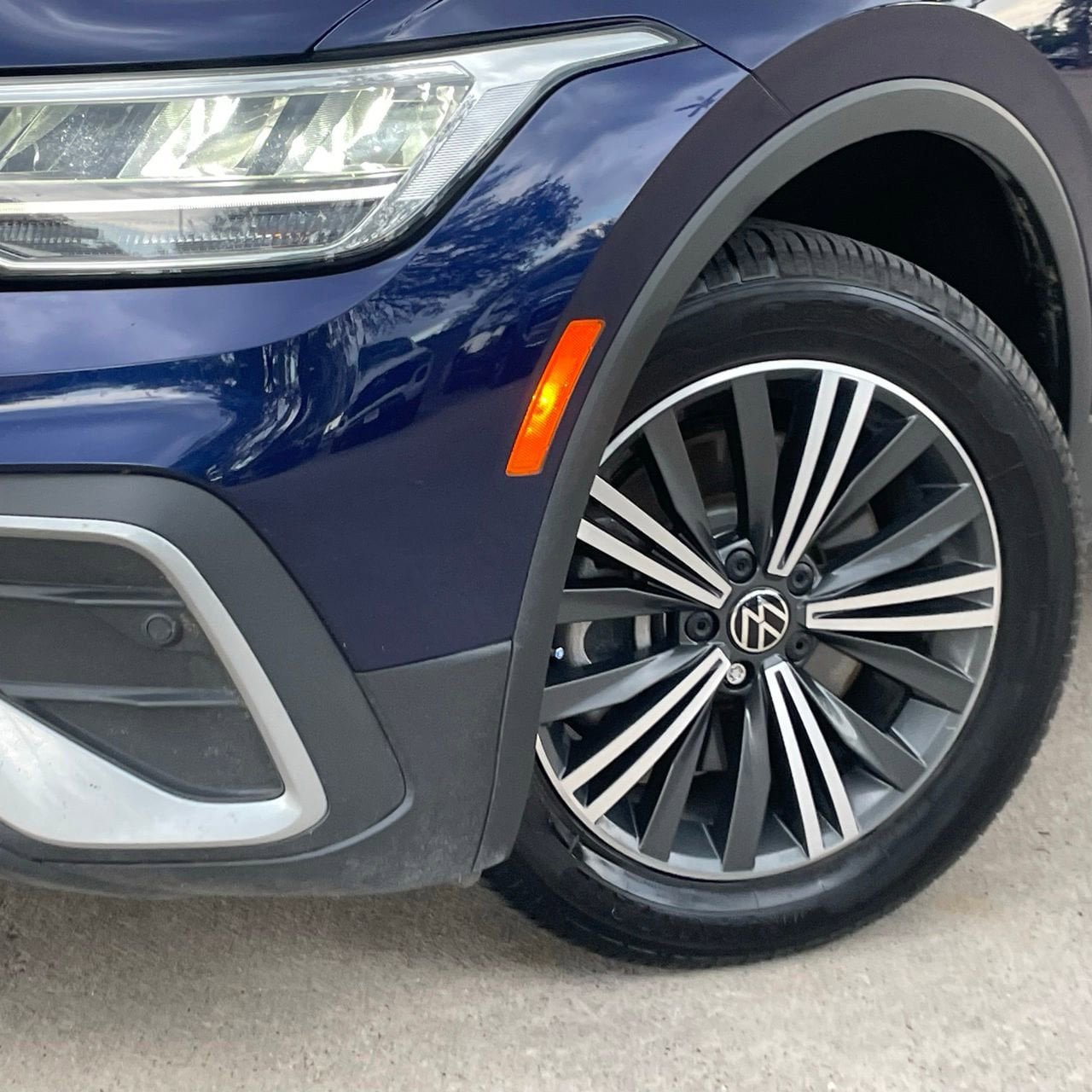 Used 2024 Volkswagen Tiguan Wolfsburg Edition AWD/4WD image 9